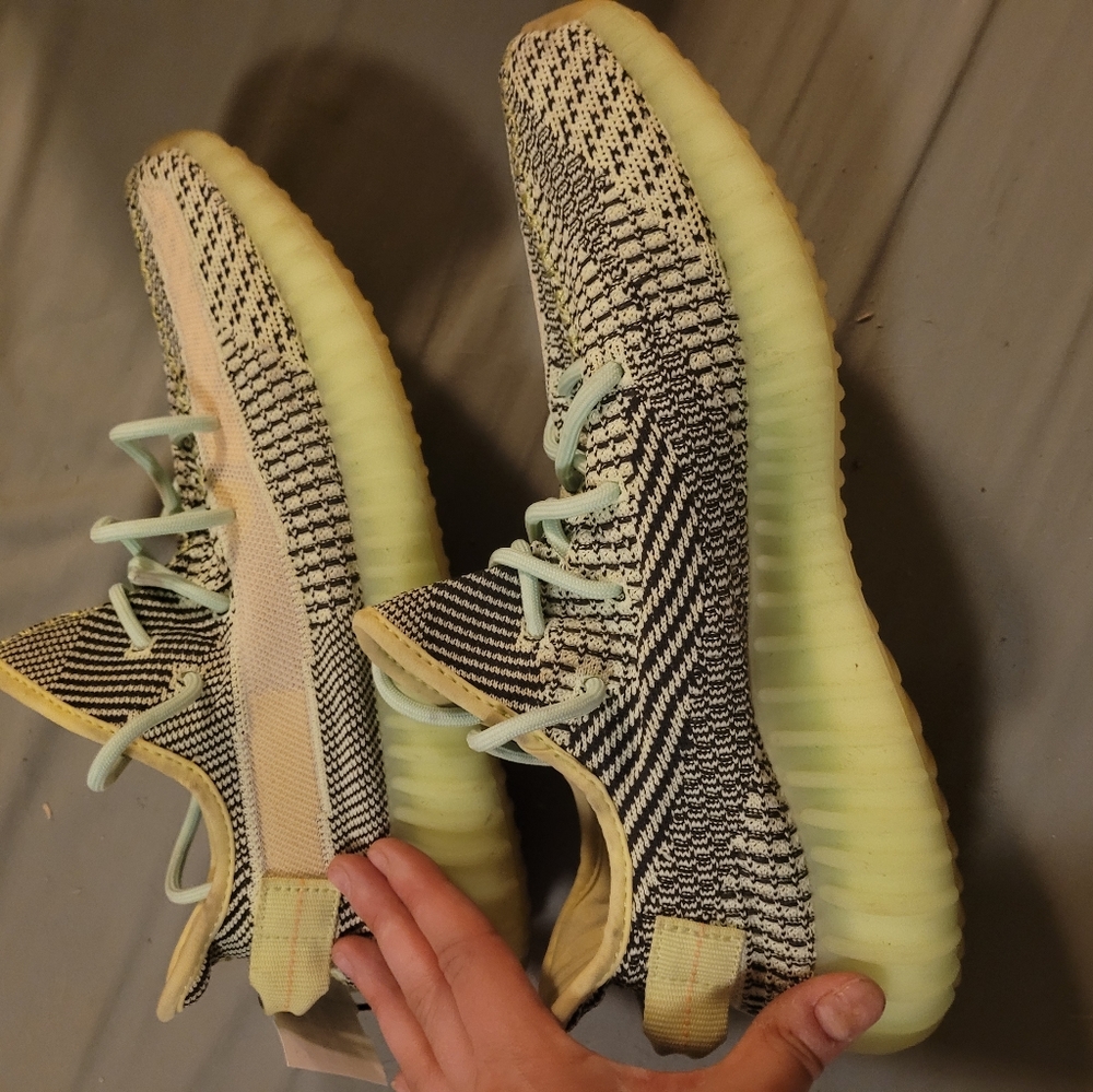 Yeezy Boost - Picture 9 of 9
